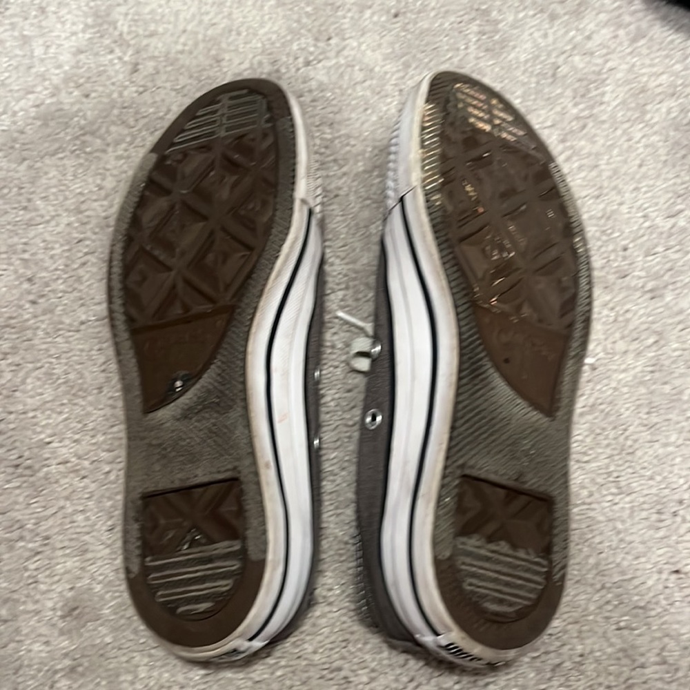 Gray converse - Picture 3 of 4